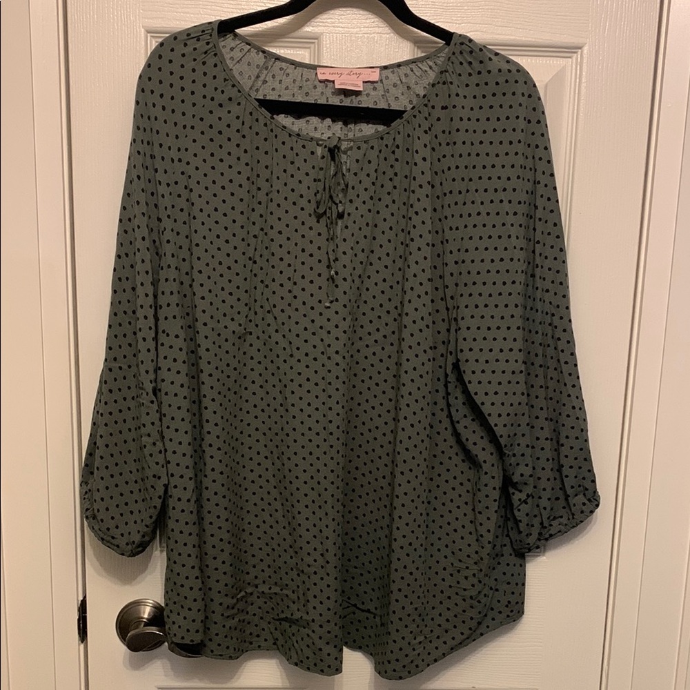 Pennington’s Green Polka Dot Women's Top